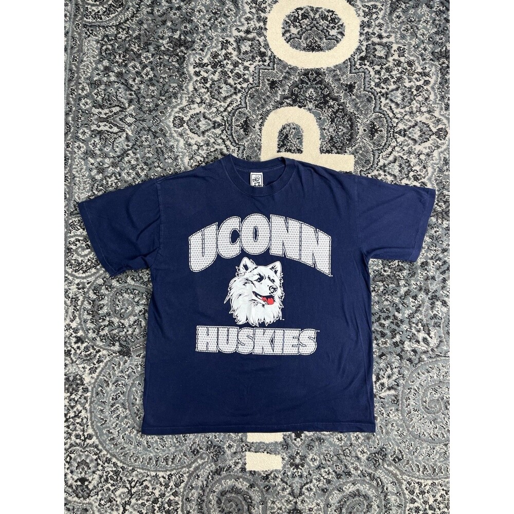 Vintage 90s Men’s Uconn Huskies Basketball Tshirt Size XL Navy Blue